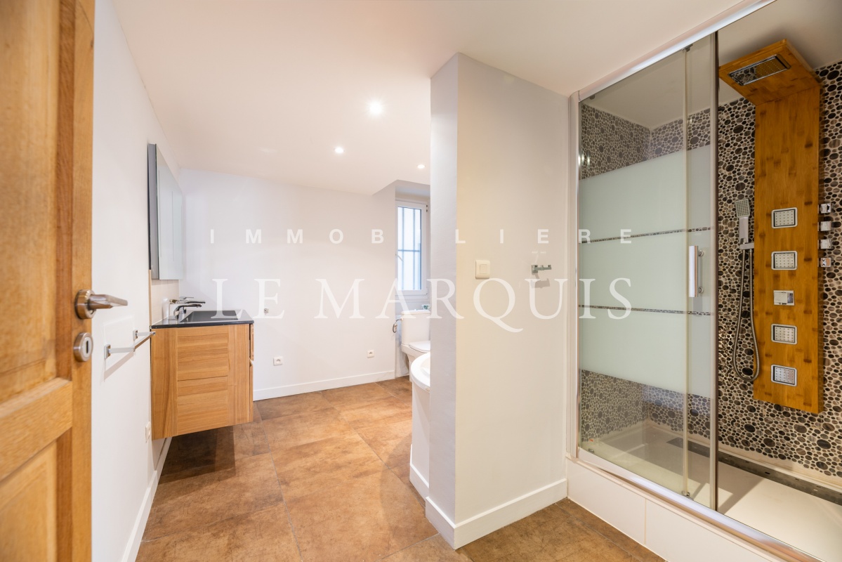 Douche et balnéo contemporaines