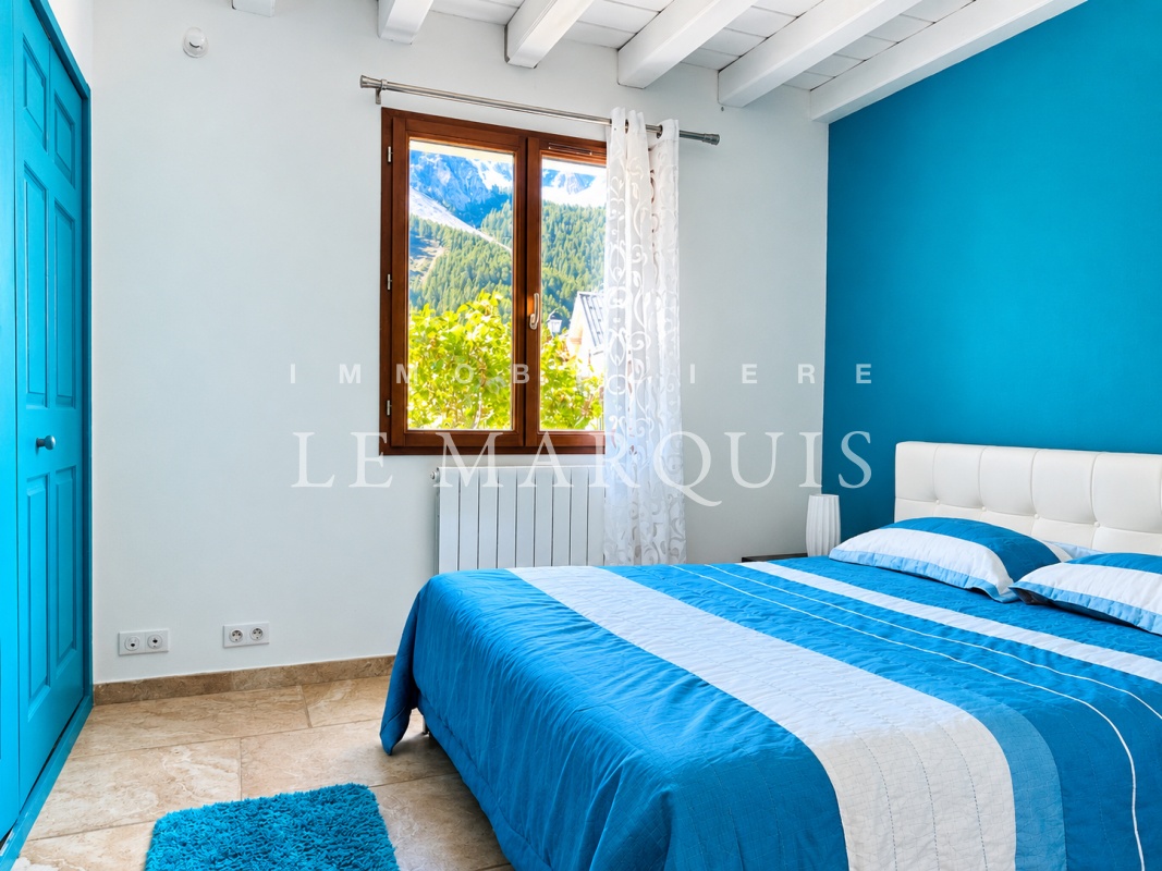 Seconde chambre de 11 m2 avec grand placard
