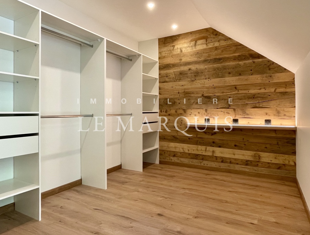 Les 2 chambres disposent chacune d'un dressing sur mesure