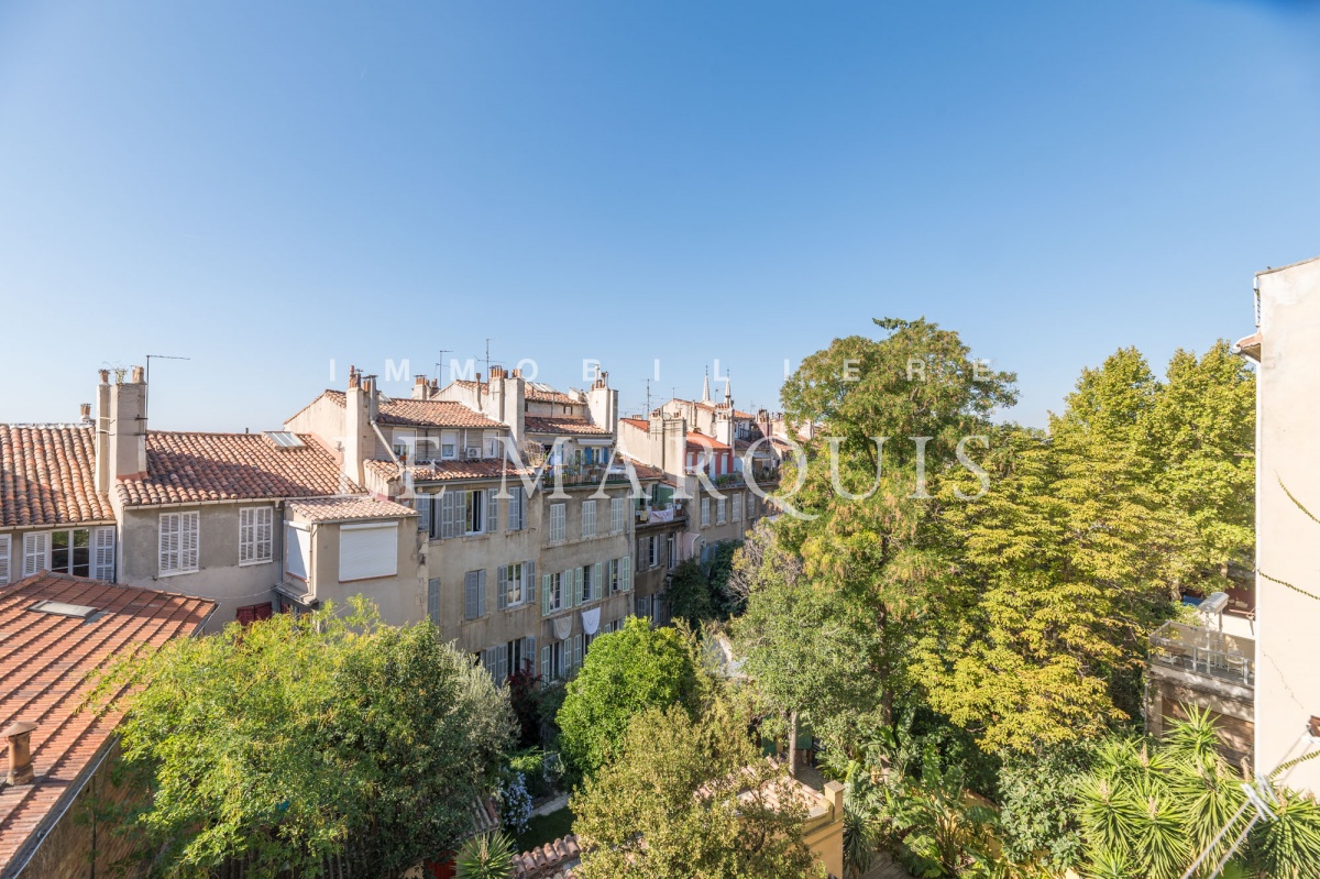 Vue dégagée sur les jardins