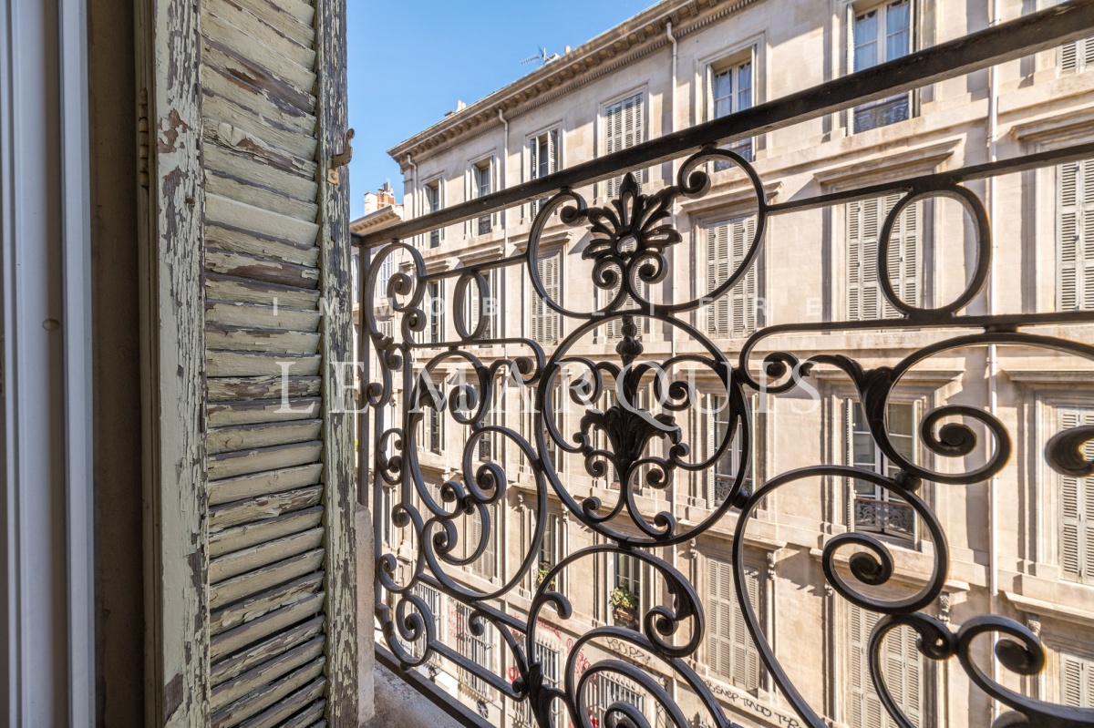 Balcons dans la pièce de vie