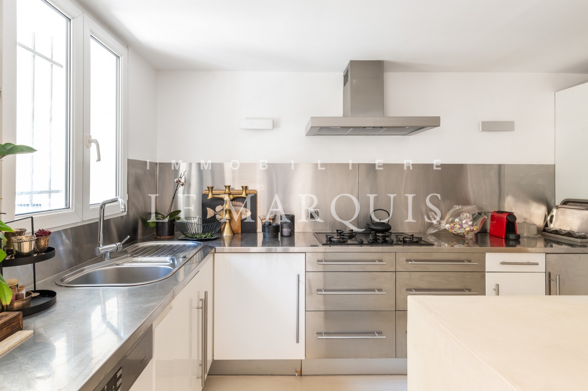 Nombreux rangements dans la cuisine