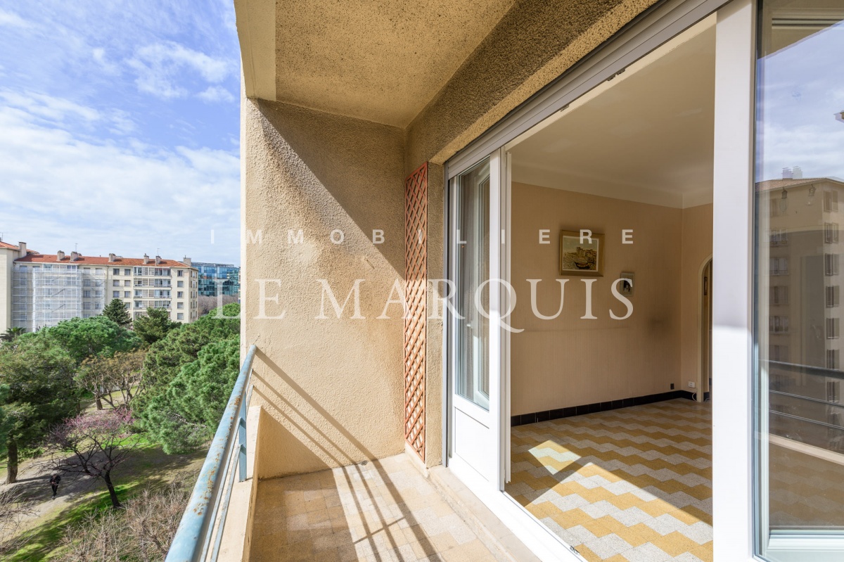 Agréable balcon exposé au Sud