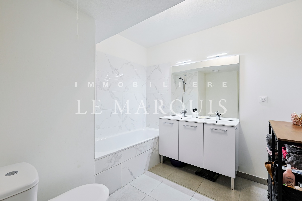 Salle de bain contemporaine