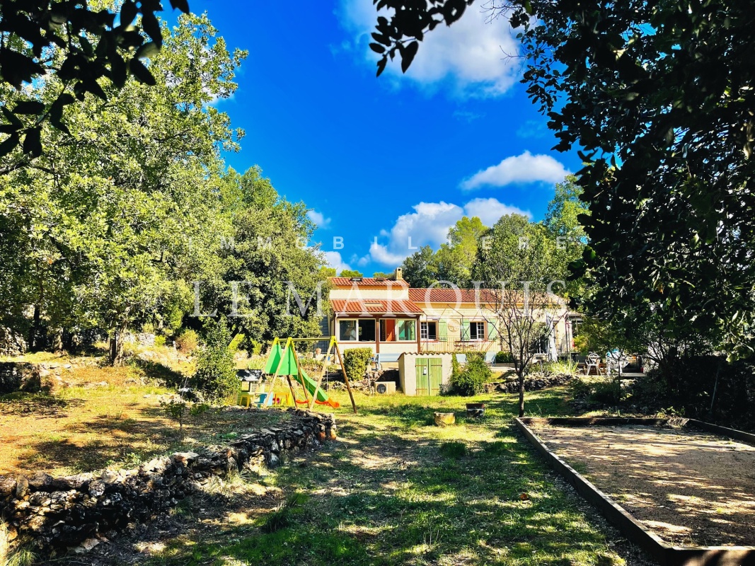 Parc arboré de 3 340 m2 clôturé