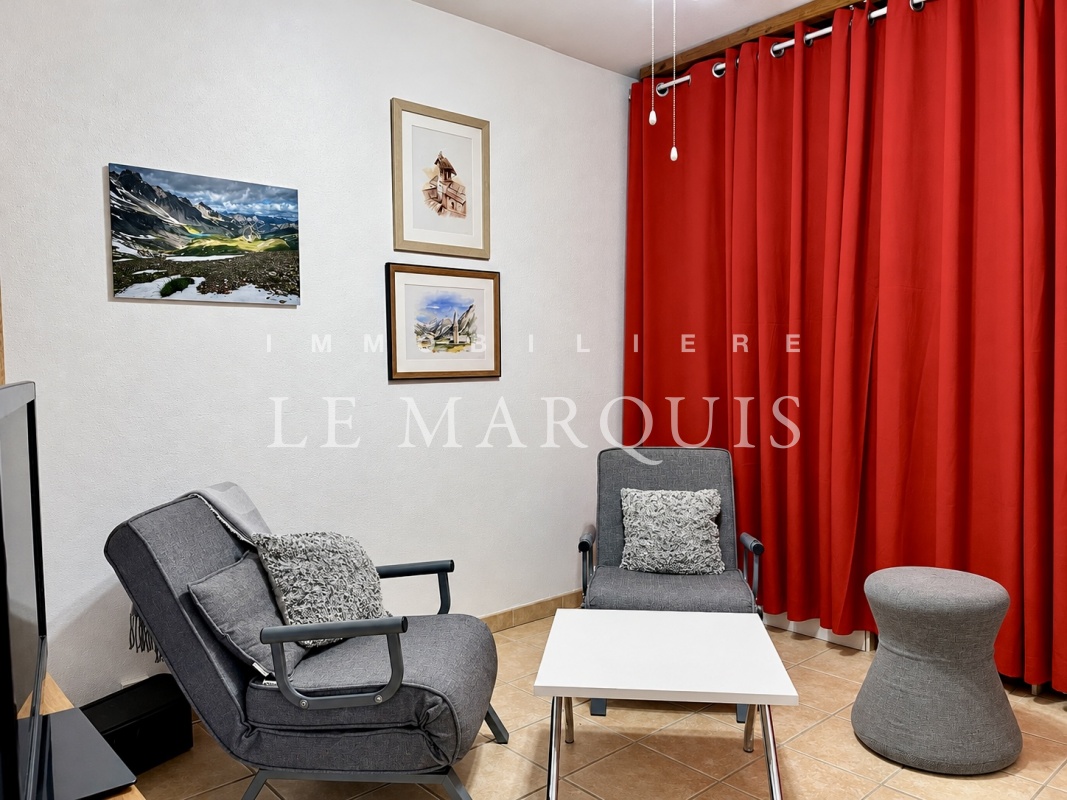 Pièce à utiliser selon vos envies (bureau, salon de lecture ou de jeux, salle détente ou télévision, chambre supplémentaire)