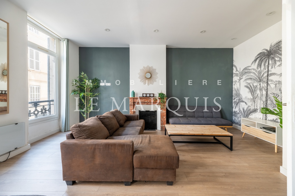 Appartement traversant rénové, charme de l'ancien