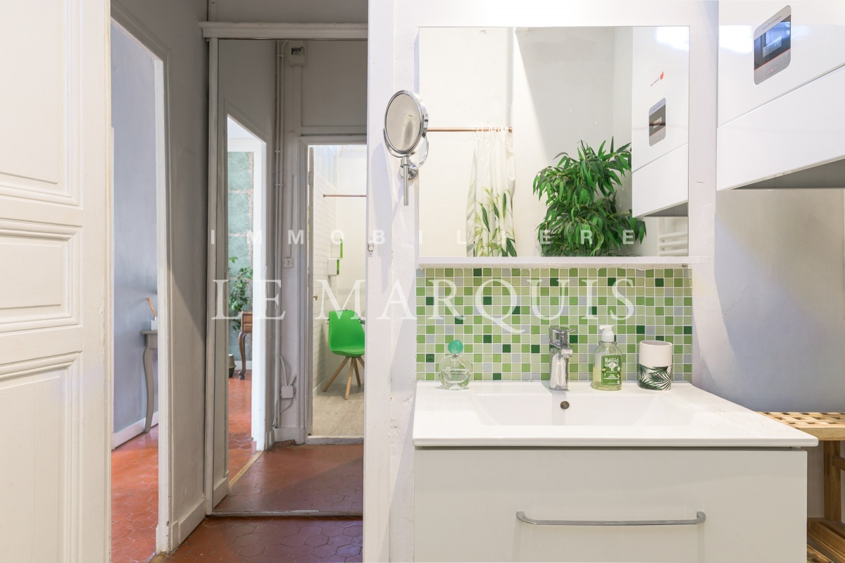 Salle de bain contemporaine 