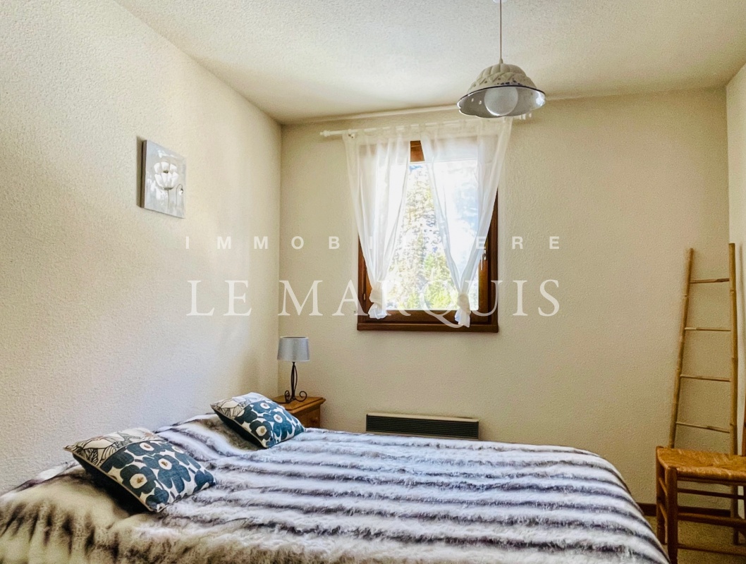 Chambre au niveau du séjour