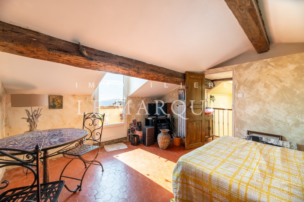 A l'étage, la troisième chambre est un véritable havre de paix