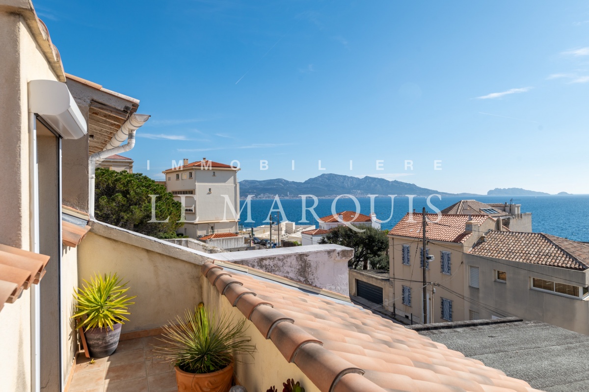 Situation et vues exceptionnelles pour cet appartement, rare !