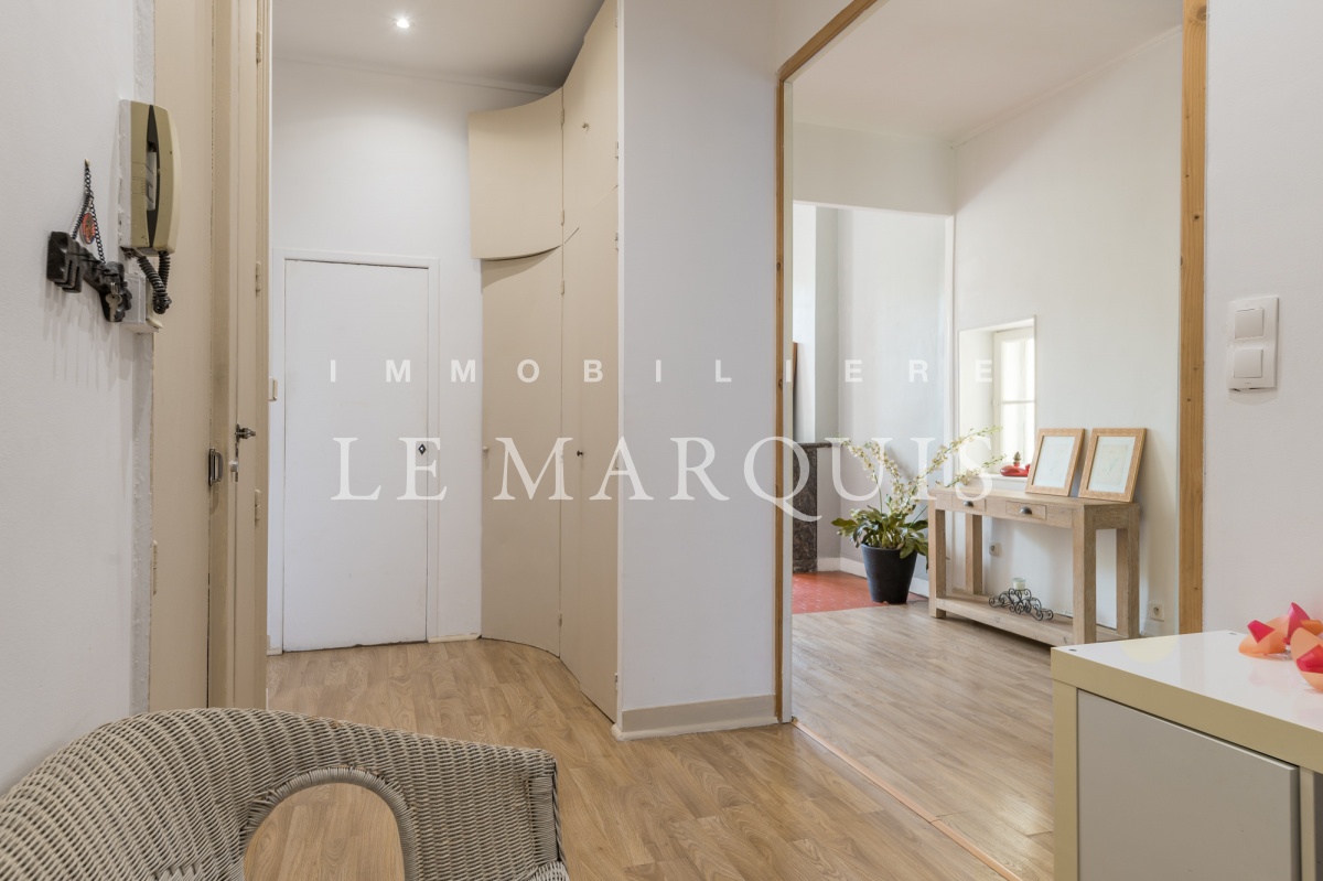 Nombreux rangements dans l'appartement