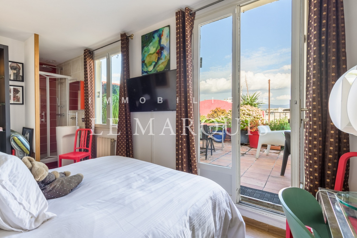 La troisième chambre est ouverte sur une superbe terrasse 
