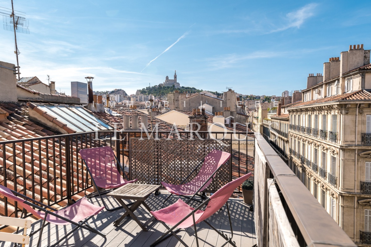 Vue sur Notre-Dame de la Garde et sur la ville