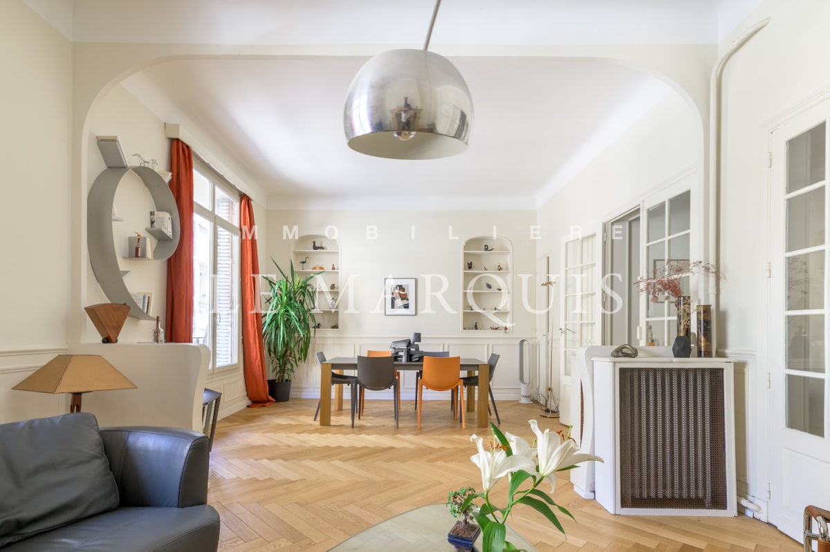 Elégant appartement familial très bien situé au coeur du "Carré d'Or" de Marseille