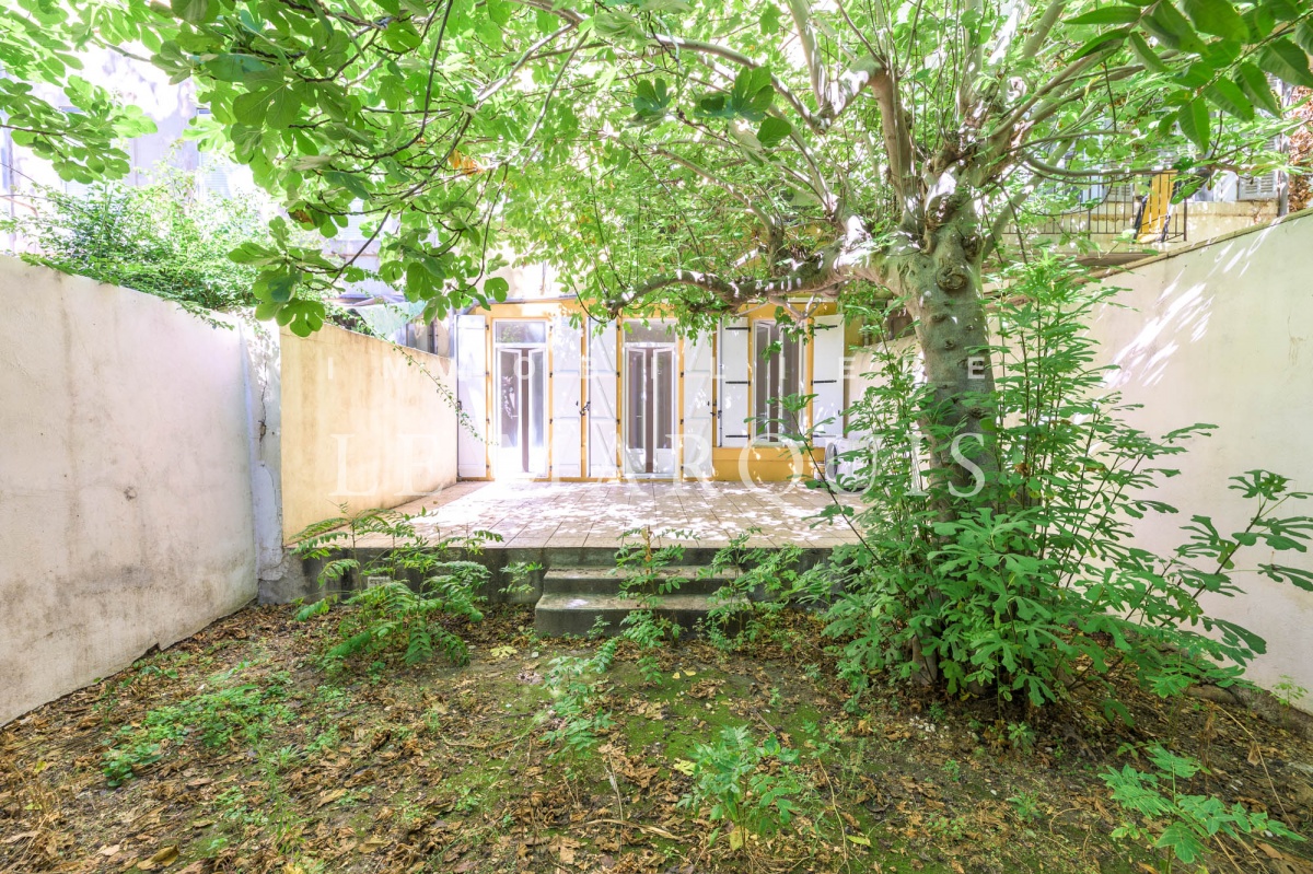 Rare à la vente, jardin de 60 m2 à deux pas de la mer