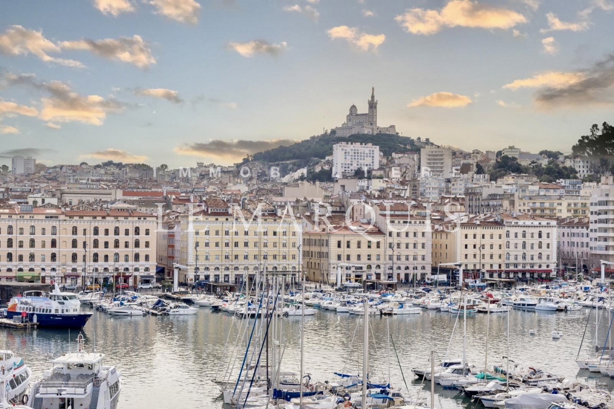 L'opportunité unique de vivre Marseille côté Vieux-Port, seule ville de France classée dans le top 25 des lieux à voir dans le monde par le magazine Condé Nast Traveler