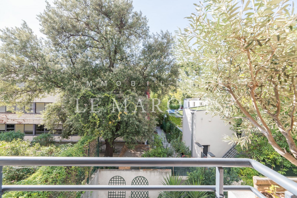 Vue sur des jardins depuis la terrasse, aucun vis-à-vis