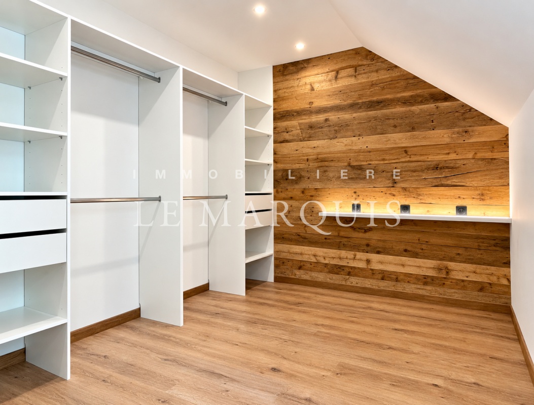 Les 2 chambres disposent chacune d'un dressing sur mesure