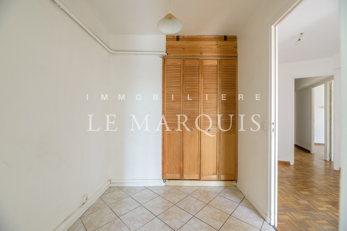 Nombreux rangements dans l'appartement