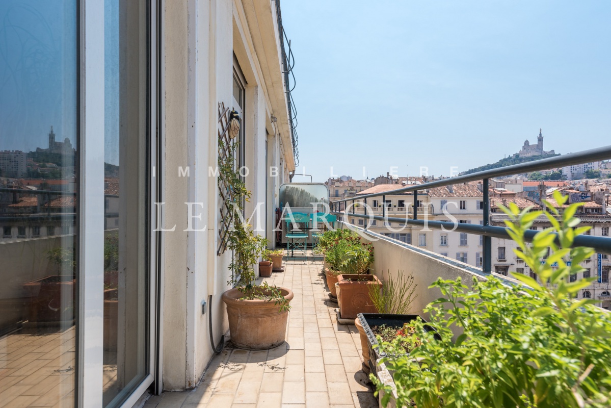 Terrasse avec vue sur Notre-Dame De La Garde idéal pour déjeuner