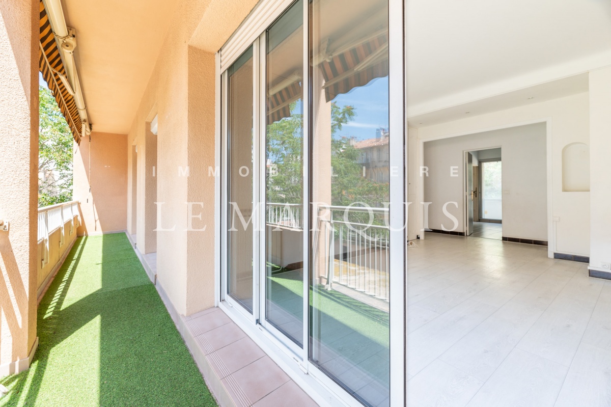 Grand balcon de 10 m2