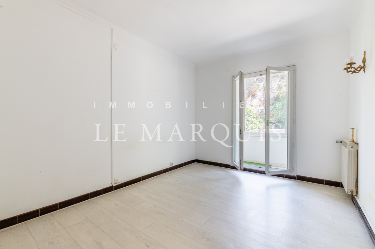 La troisième chambre est ouverte sur une grande loggia