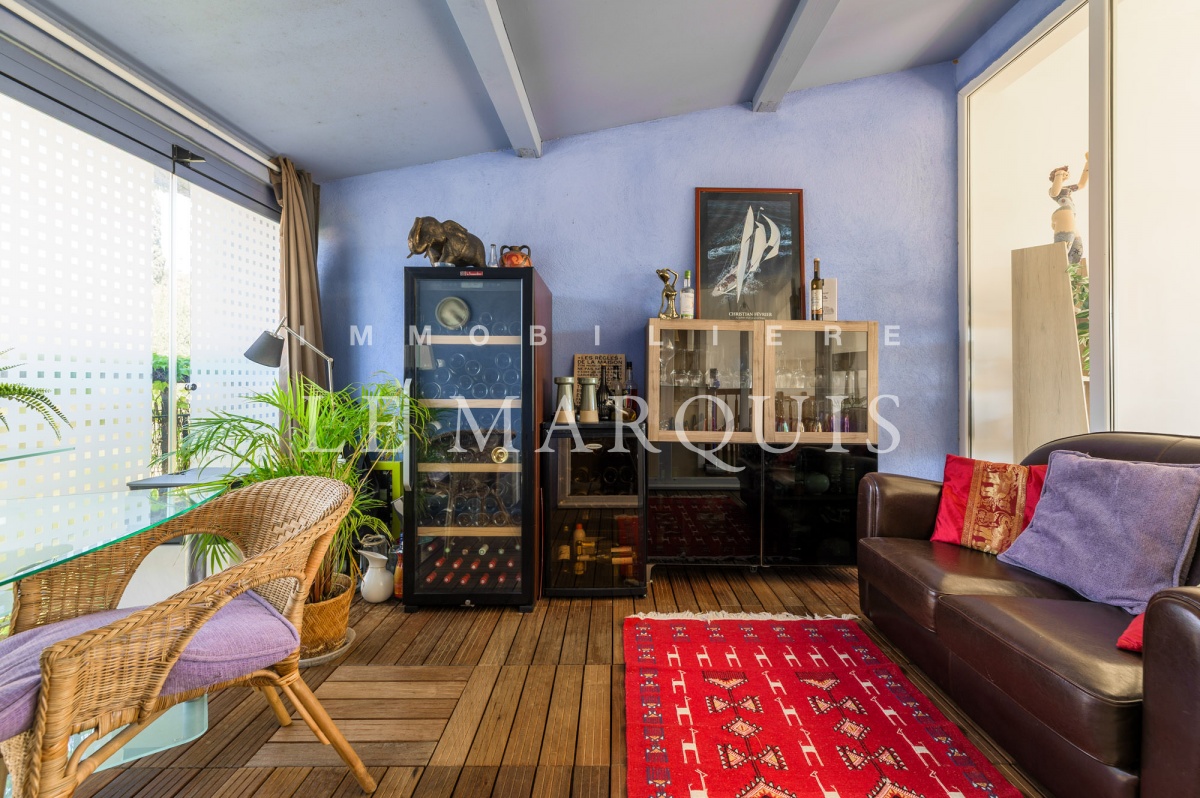 Prolongement naturel du séjour, le salon d’hiver peut selon vos envies agrandir l’espace de vie, se transformer en espace détente, bureau ou chambre supplémentaire