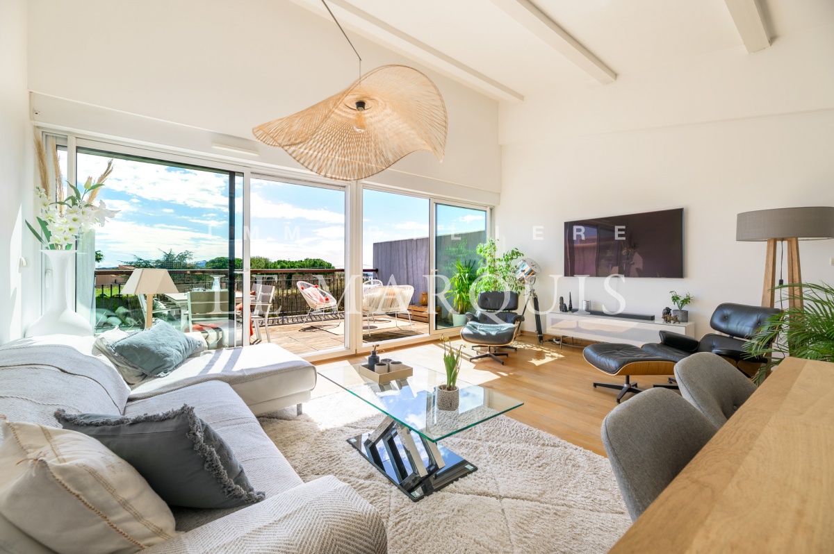 Appartement duplex de prestige « comme une maison » avec terrasses, vue mer et piscine