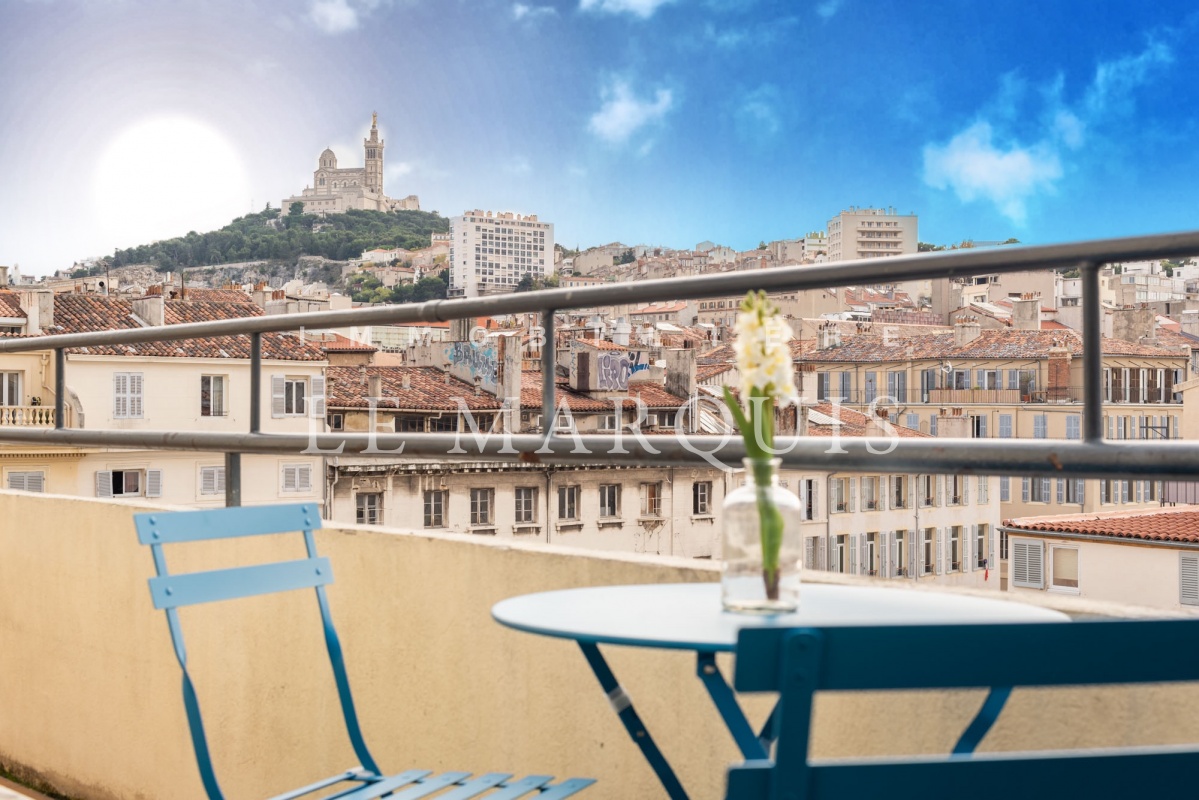 Pour vivre agréablement Marseille côté Vieux-Port et côté ville avec vue splendide sur Notre-Dame de la Garde