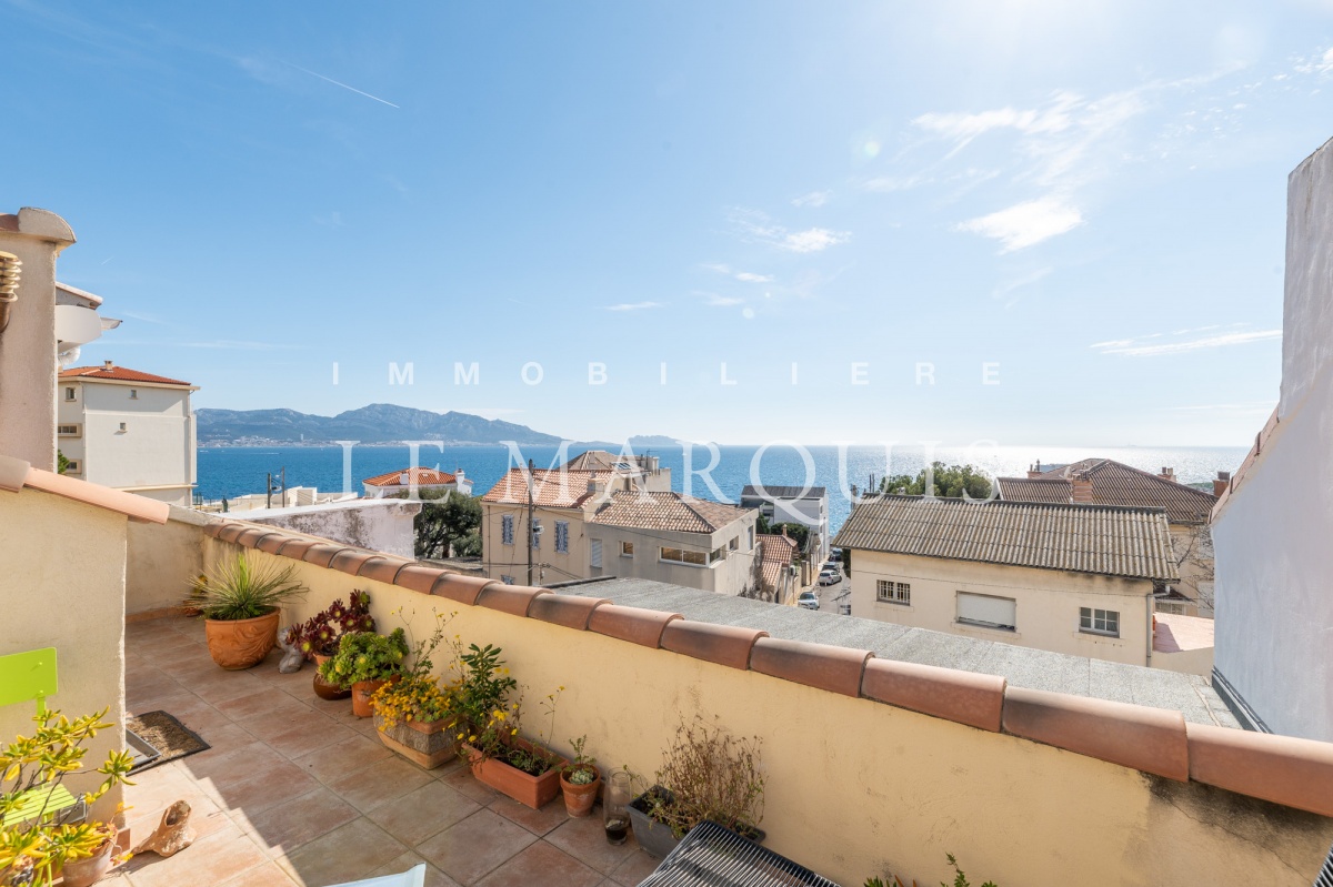 Belle vue mer depuis la terrasse et l'appartement