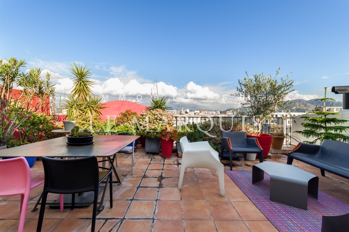Superbe terrasse conviviale avec vue dégagée et sans vis-à-vis