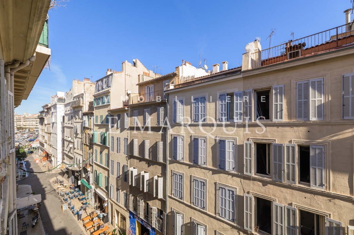 L'appartement est situé à 2 pas du Vieux-Port