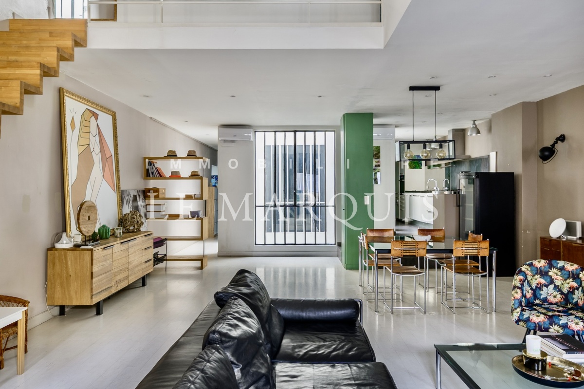 Bel espace de vie convivial et contemporain