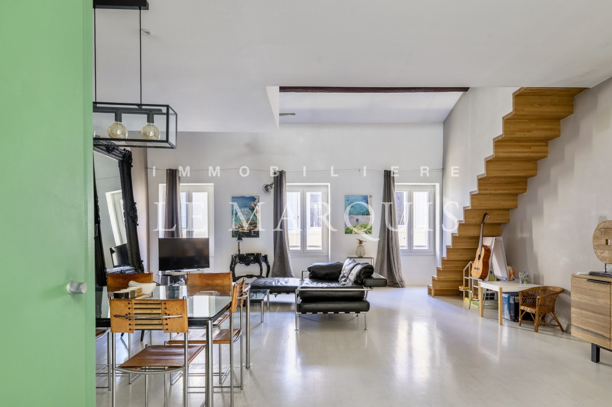 Appartement type loft en dernier étage