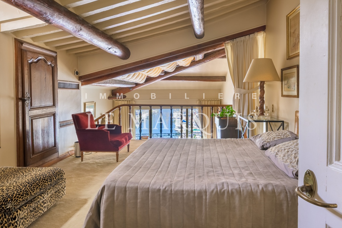 Nombreux rangements, dressing dans les chambres