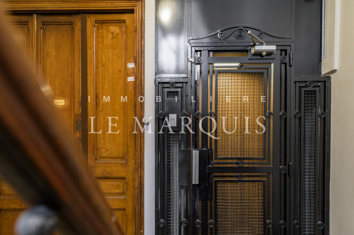 Immeuble Art Déco bien entretenu