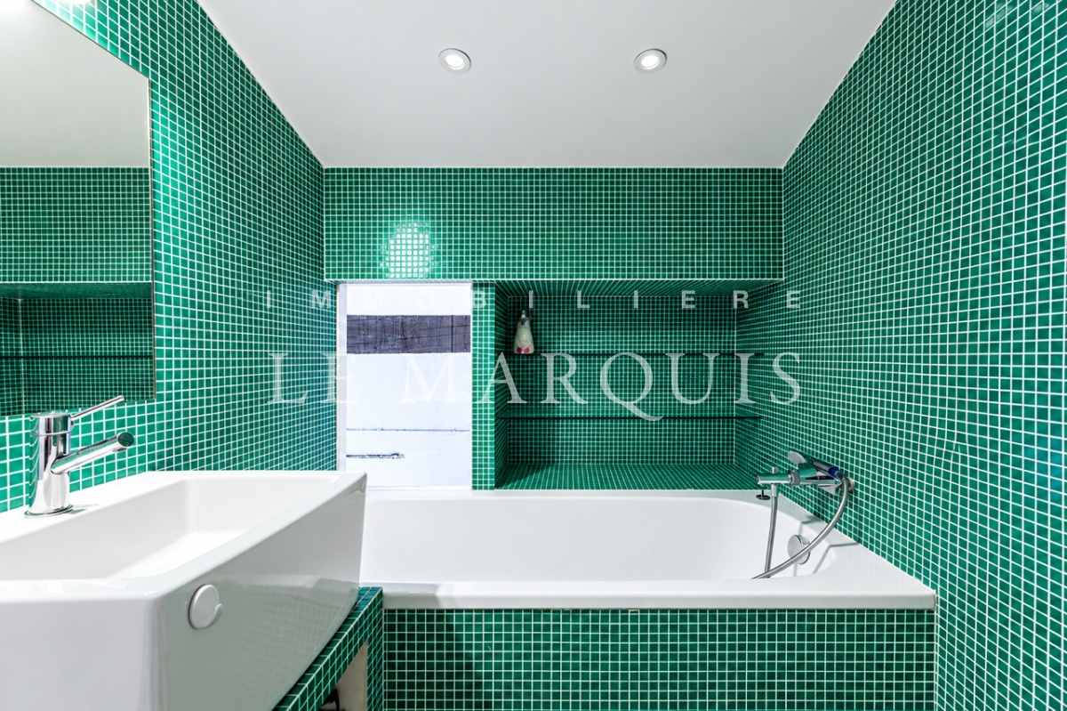Salle de bain contemporaine