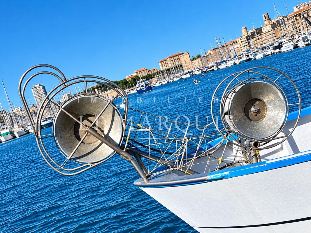 Pour vivre agréablement Marseille côté Vieux-Port et côté ville, seule ville de France classée dans le top 25 des lieux à voir dans le monde par le magazine Condé Nast Traveler
