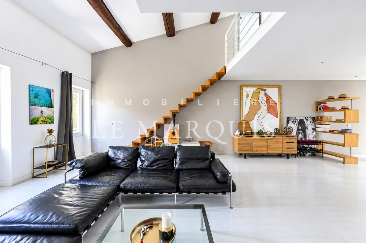 Loft contemporain en dernier étage idéalement situé quartier convoité du Vieux-Port à Marseille