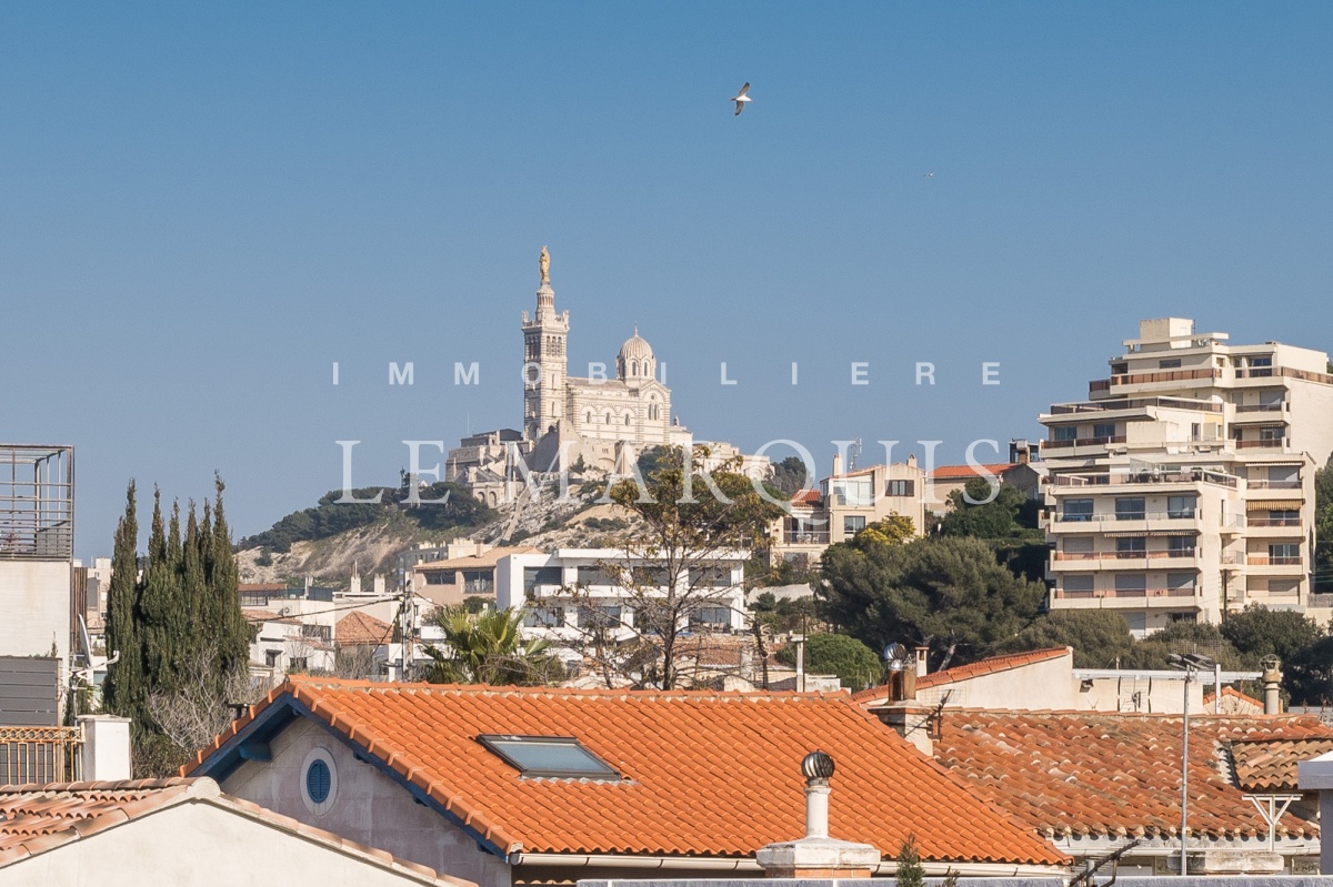 Belle vue à l'Est sur Notre Dame de la Garde