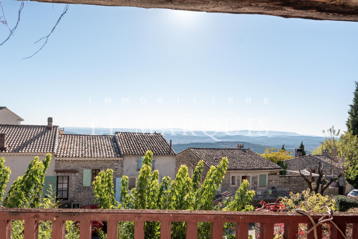 Vue dégagée sur le Luberon