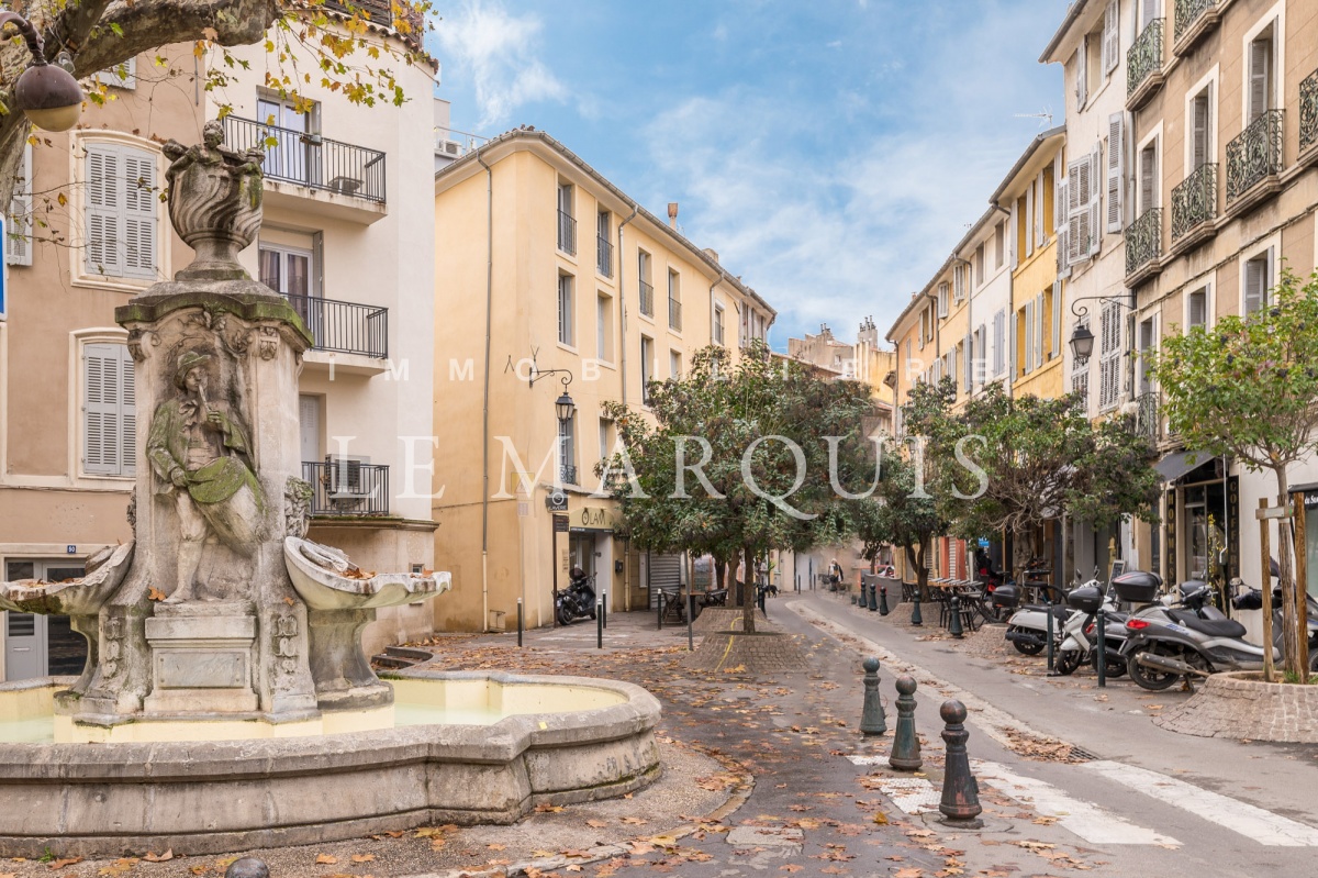 Situation idéale pour vivre confortablement en centre-ville d'Aix-en-Provence