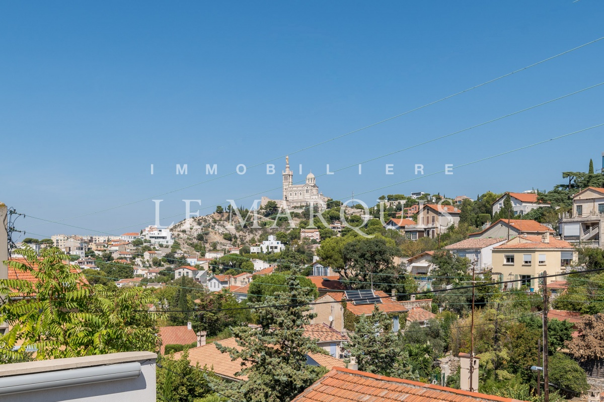 Vue dégagée jusqu'à Notre-Dame de la Garde