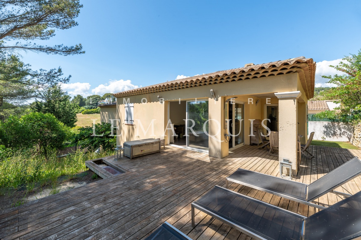 Belle terrasse exposée au Sud