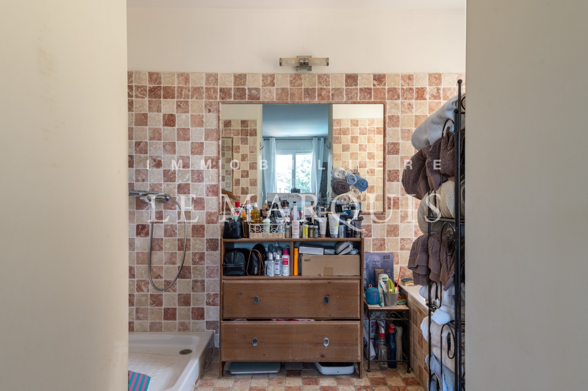 Salle de bain dans la chambre parentale