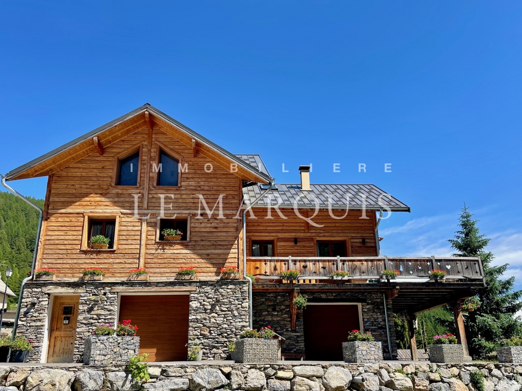 Au coeur du Parc du Queyras, chalet de 205 m2 très bien conçu