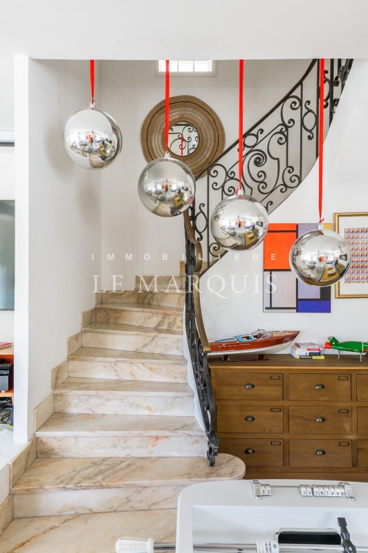 La villa a été rénovée avec goût et allie charme et modernité