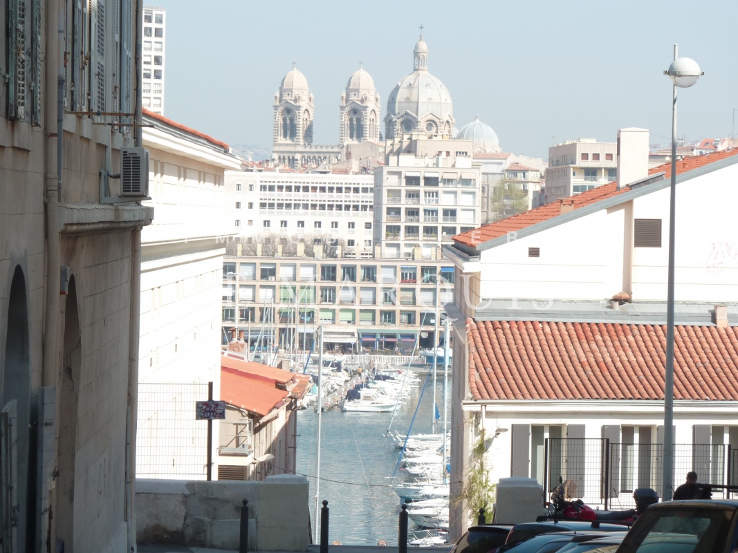 Dans rue calme à deux pas du Vieux Port