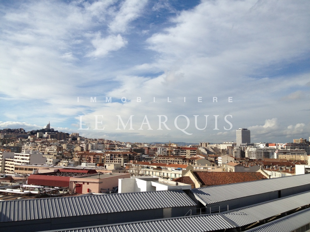 Studio de 34 m2 environ loué avec très belle vue sur la ville